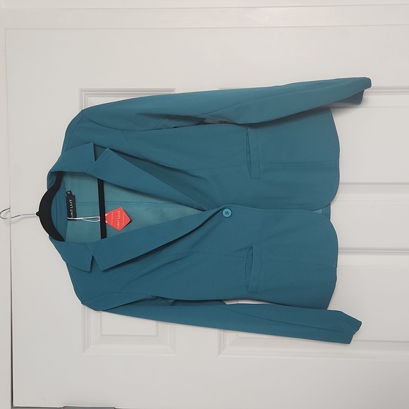 Blazer - Picture 1 of 2